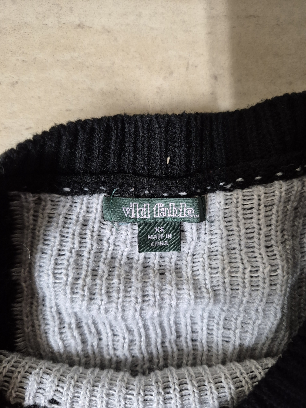 wild fable Black and Light Gray Ribbed Crewneck Sweater - XS